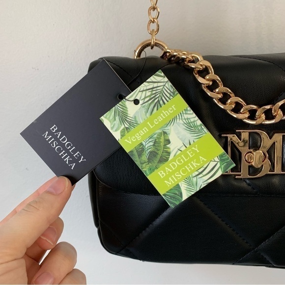 Badgley Mischka Black Small Chain
Crossbody Bag with Big Diamond
Quilting NWT - Picture 7 of 16